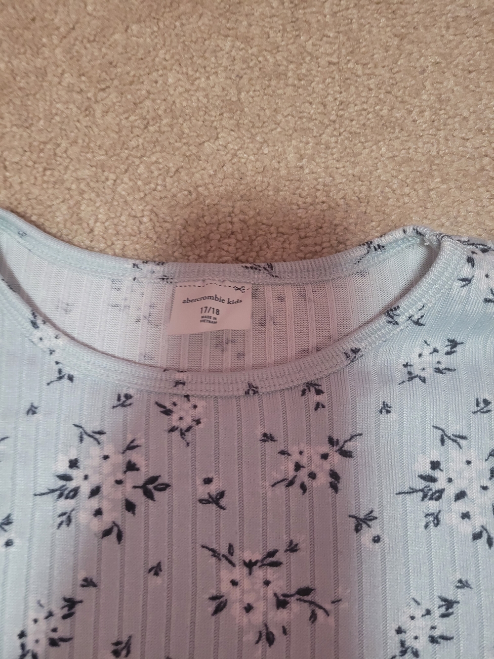 abercrombie kids light blue floral ribbed tee with navy print
